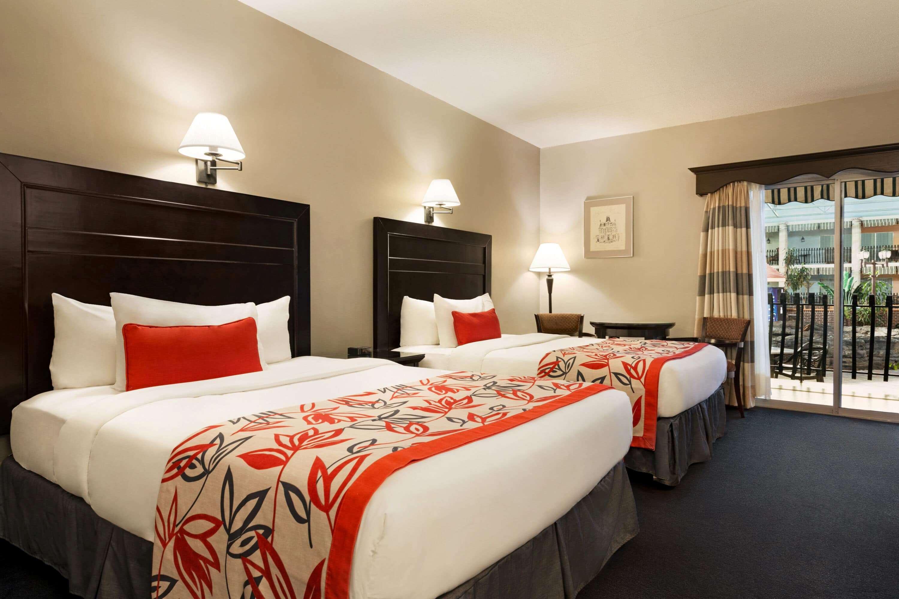 Ramada By Wyndham Fredericton Hotel Buitenkant foto