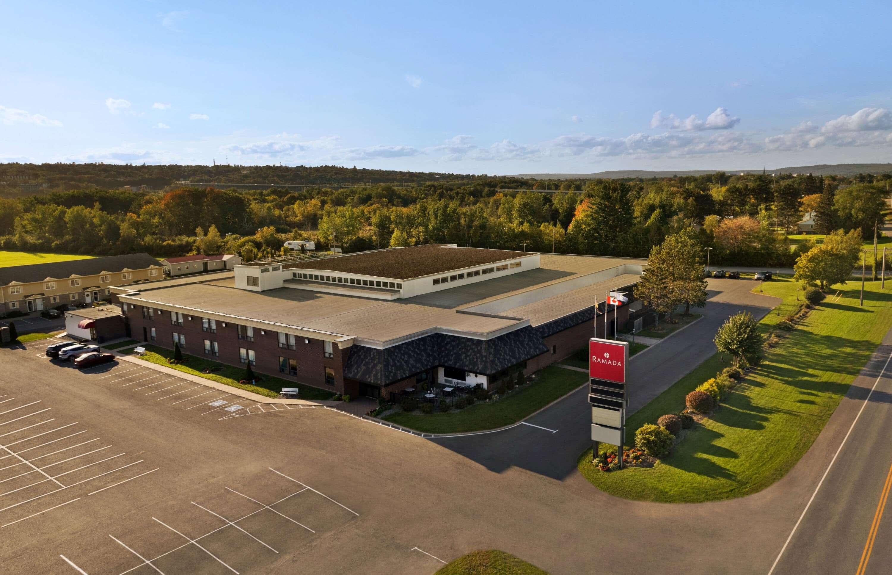 Ramada By Wyndham Fredericton Hotel Buitenkant foto